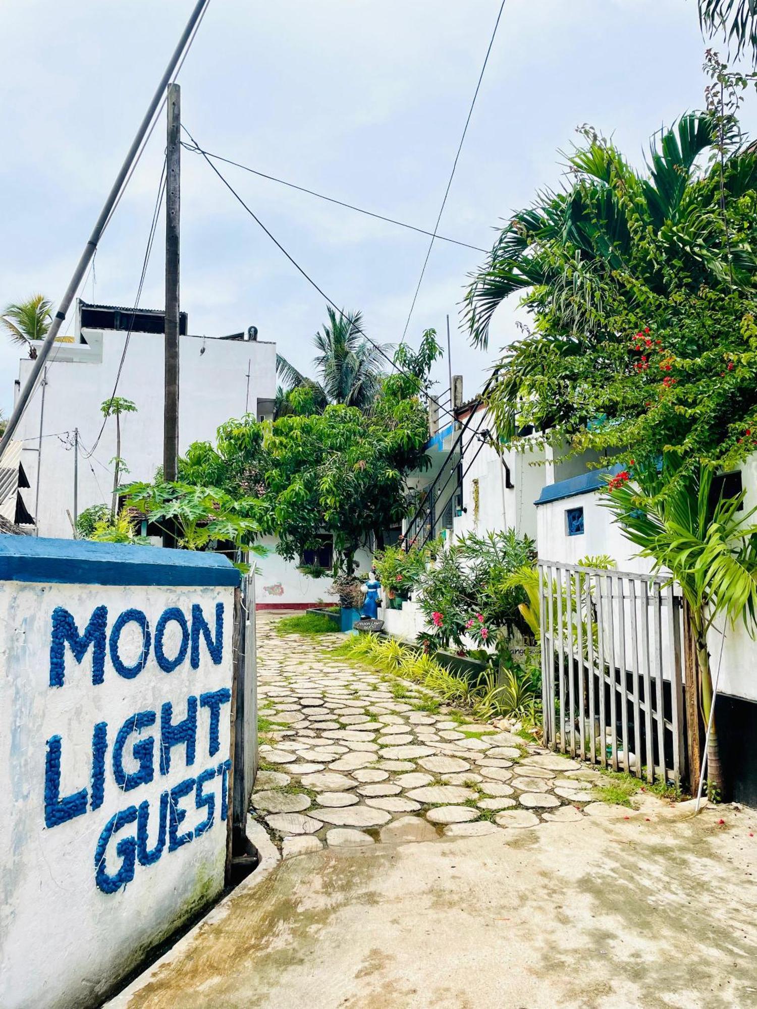 לינה וארוחת בוקר מיריסה Moon Light Guest מראה חיצוני תמונה
