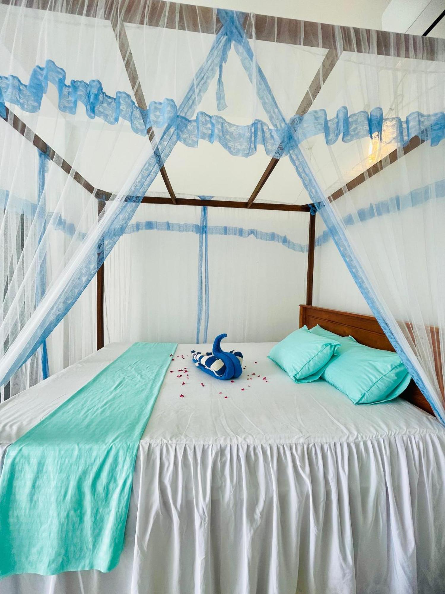 לינה וארוחת בוקר מיריסה Moon Light Guest מראה חיצוני תמונה