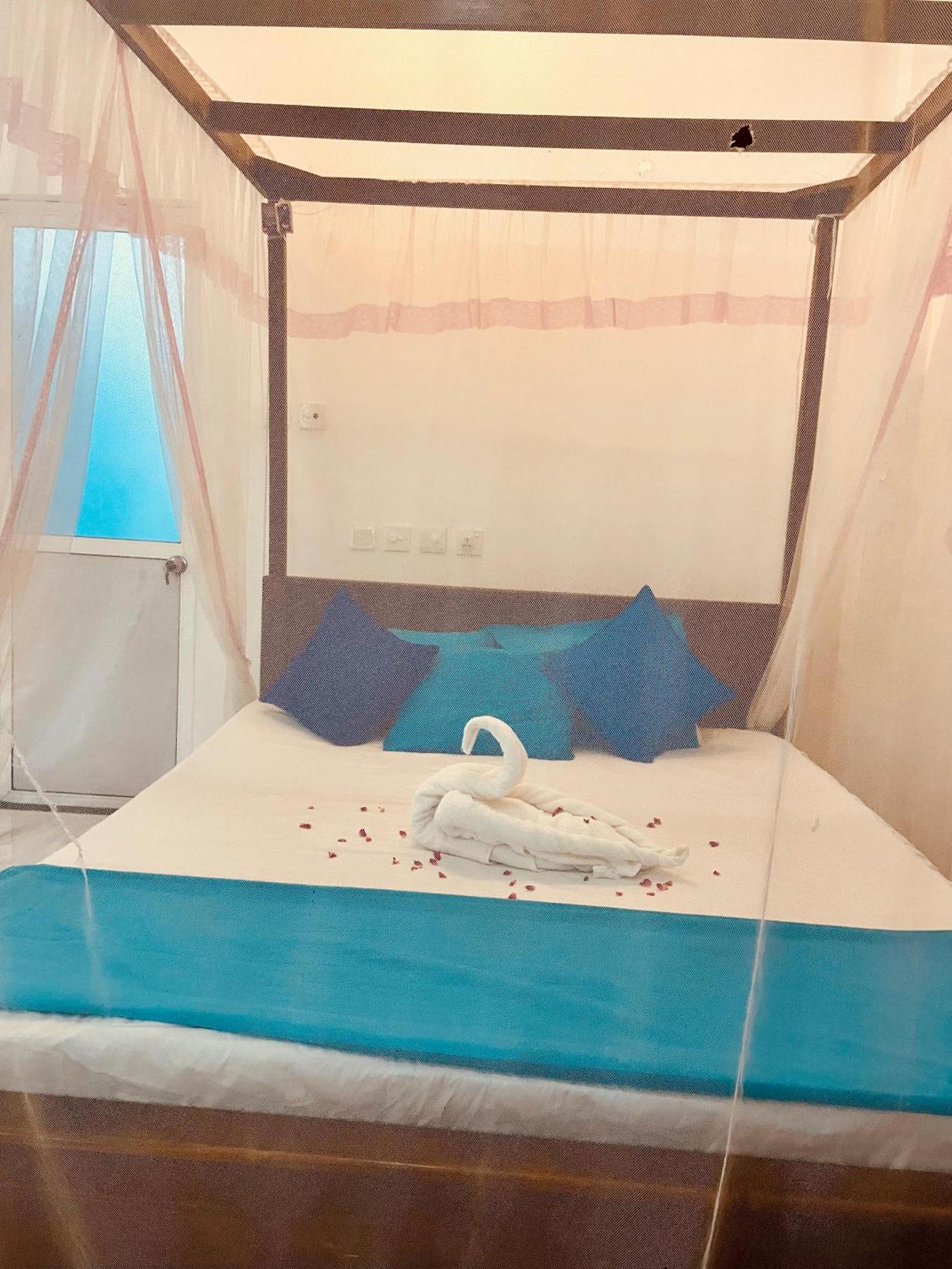 לינה וארוחת בוקר מיריסה Moon Light Guest מראה חיצוני תמונה
