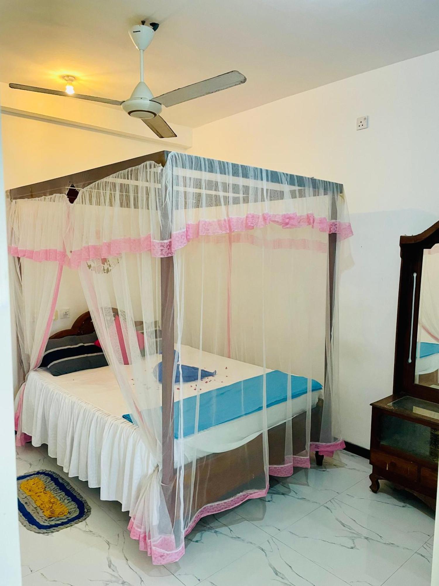 לינה וארוחת בוקר מיריסה Moon Light Guest מראה חיצוני תמונה