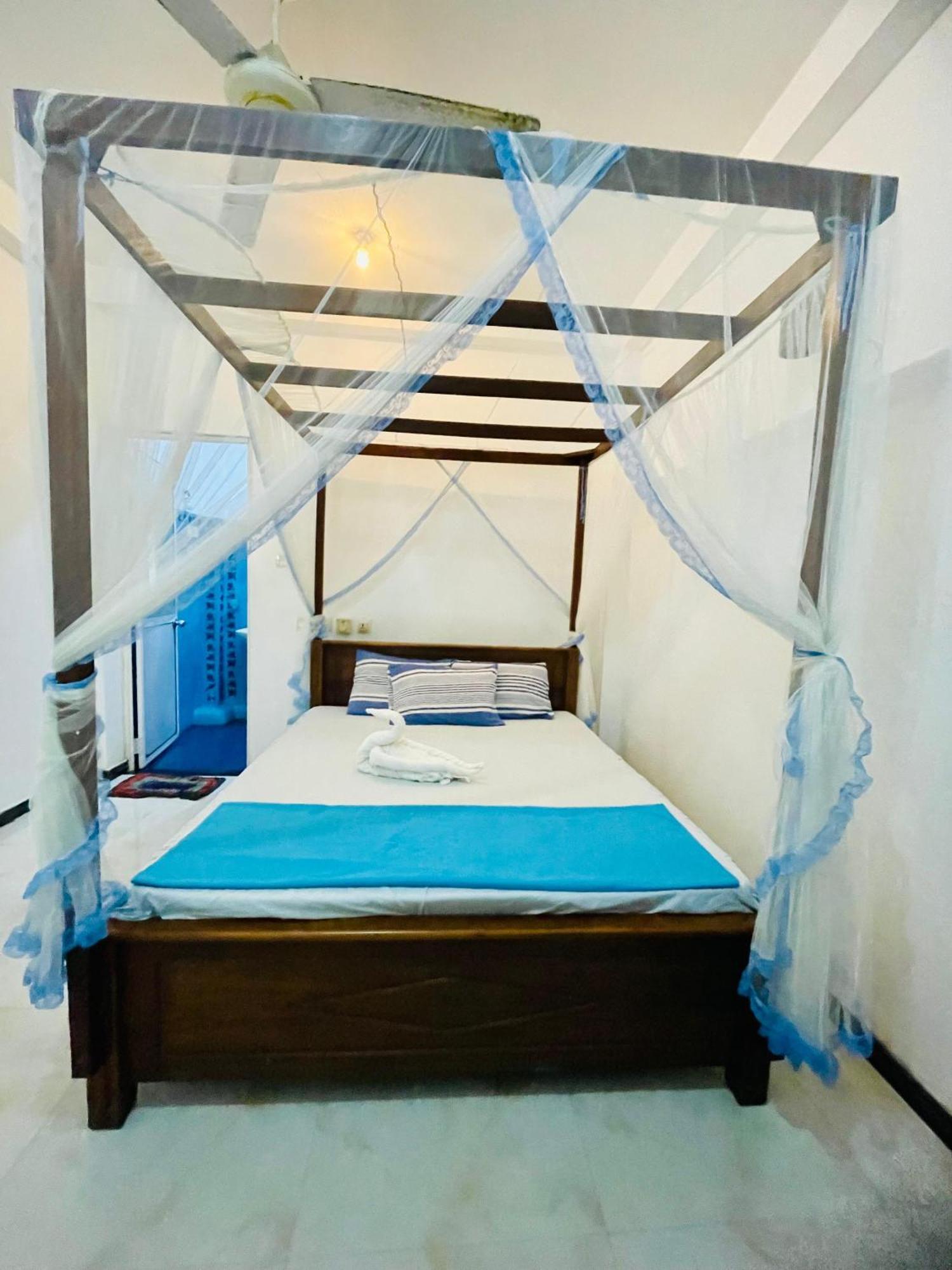 לינה וארוחת בוקר מיריסה Moon Light Guest מראה חיצוני תמונה